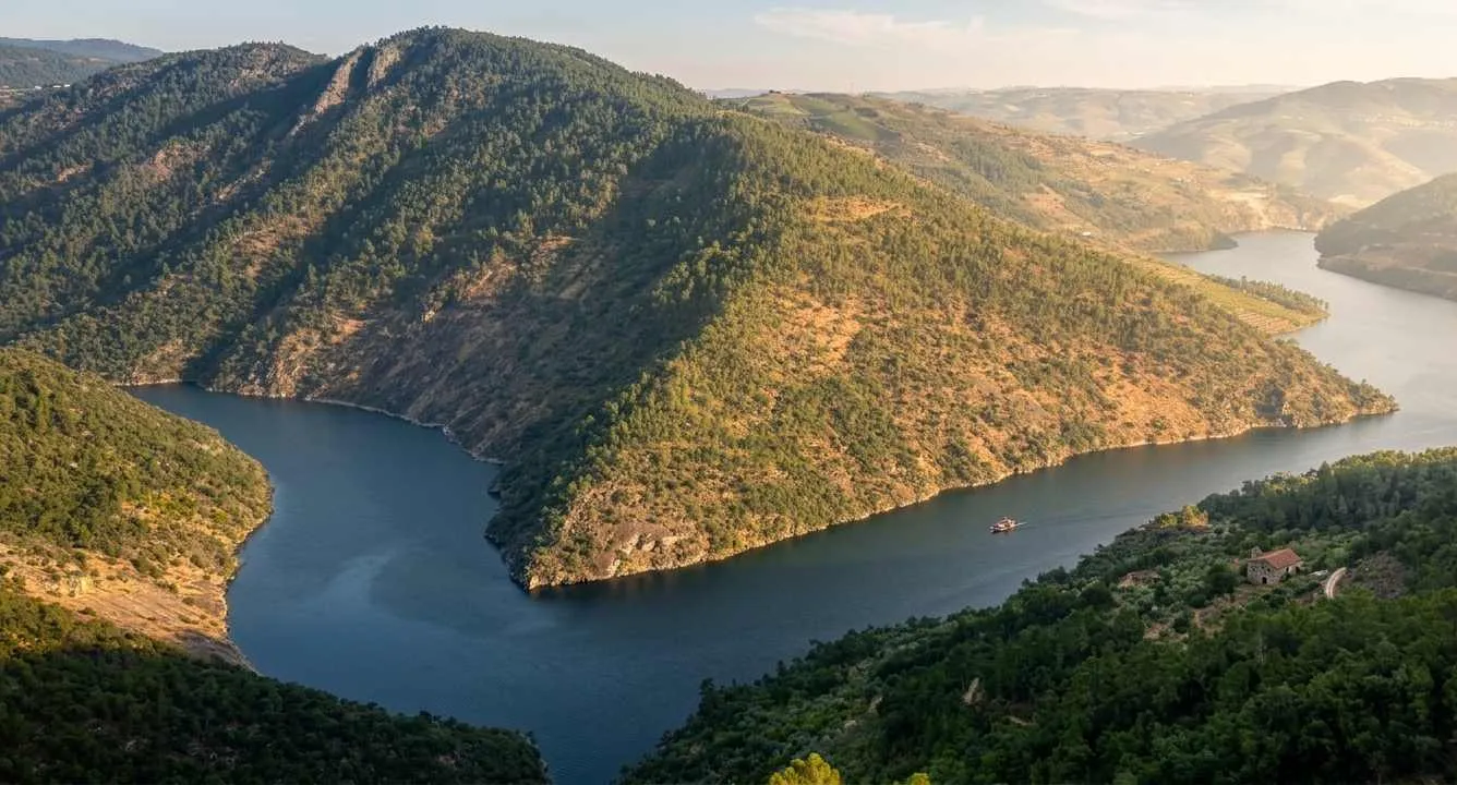 Ruta de senderismo por la región vinícola del Valle del Douro